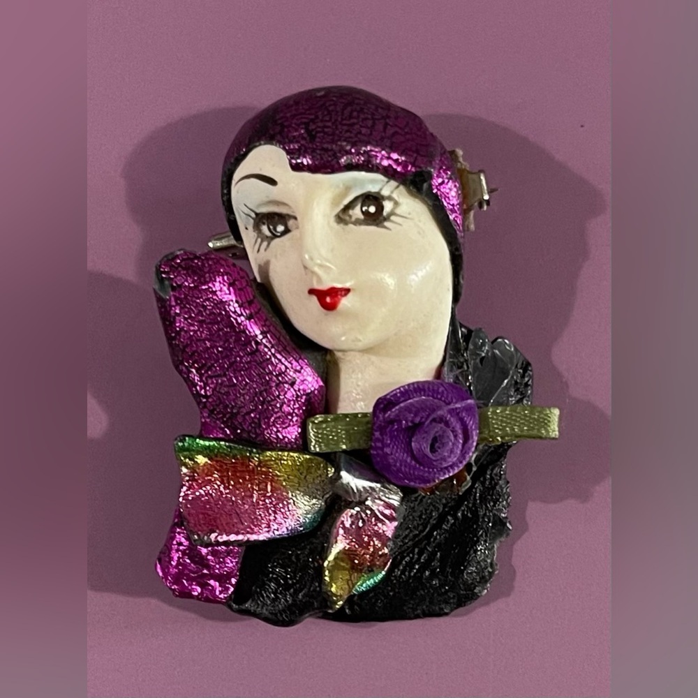 Ceramic Painted Face Brooch - Picture 1 of 5